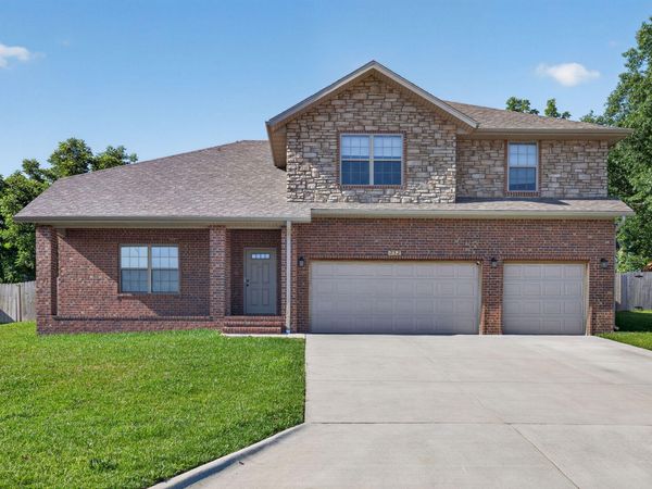 752 E Gallup Hill Road , Nixa, MO 65714