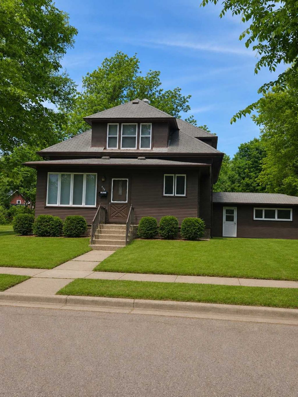 824 4th Street SE, Willmar, MN 56201