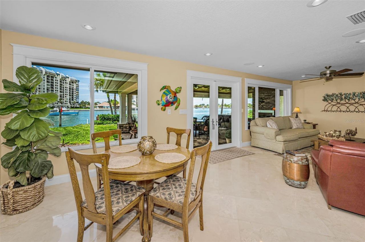 1201 81st Street S, Saint Petersburg, FL 33707 Photo