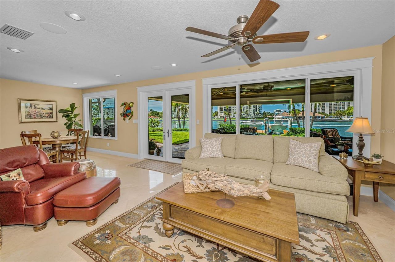 1201 81st Street S, Saint Petersburg, FL 33707 Photo