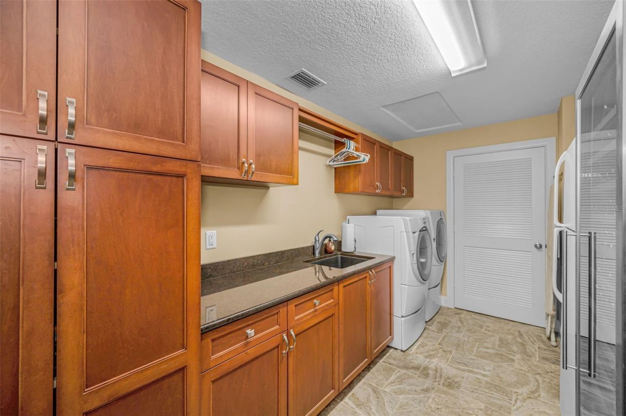 1201 81st Street S, Saint Petersburg, FL 33707 Photo