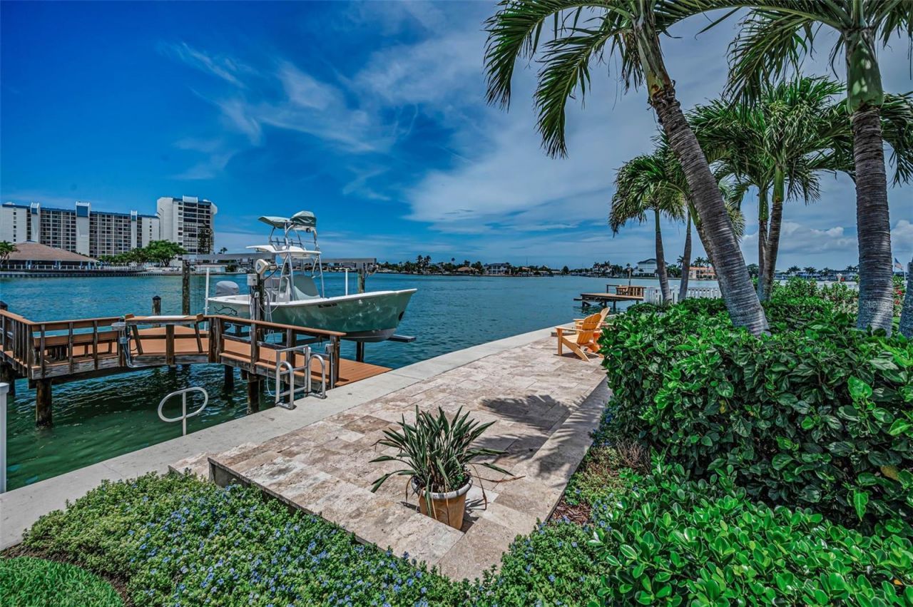1201 81st Street S, Saint Petersburg, FL 33707 Photo