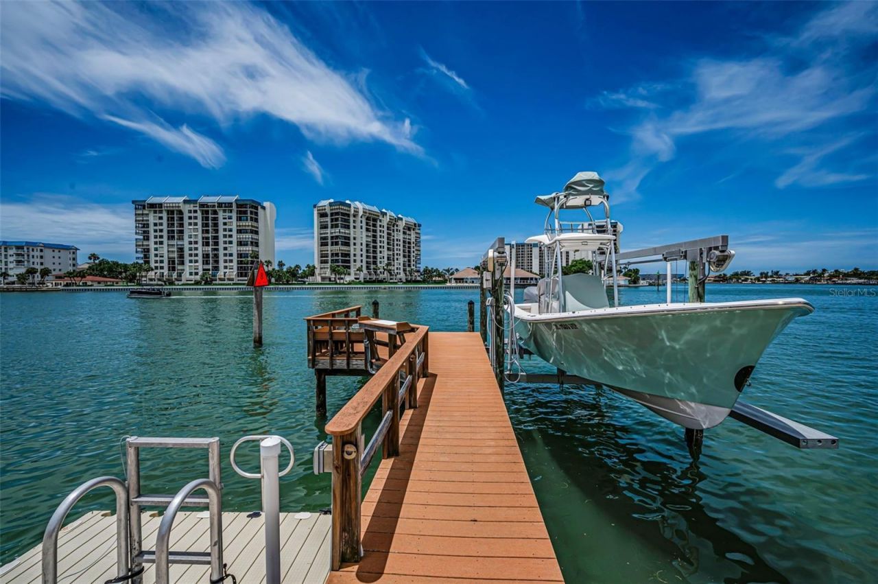 1201 81st Street S, Saint Petersburg, FL 33707 Photo