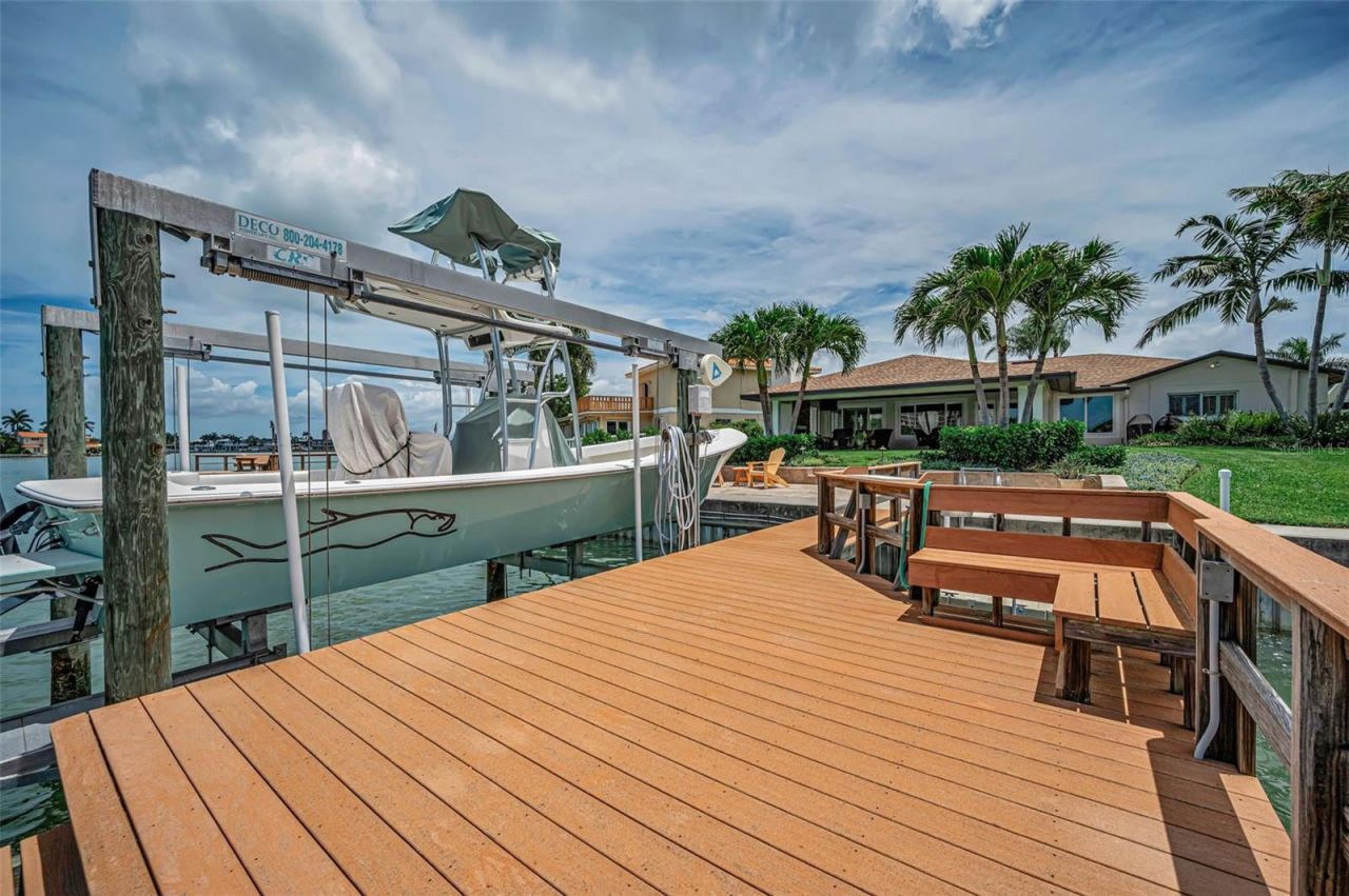 1201 81st Street S, Saint Petersburg, FL 33707 Photo