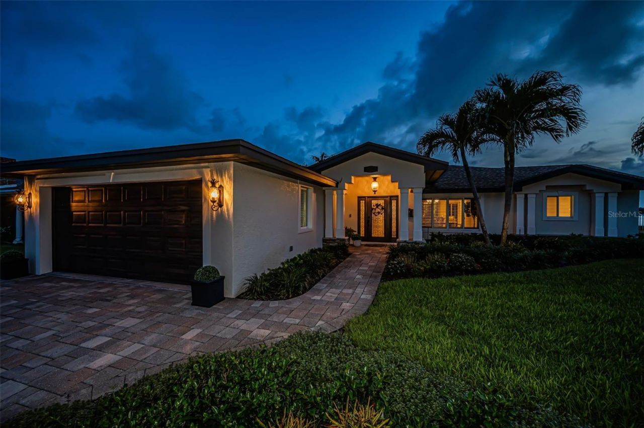 1201 81st Street S, Saint Petersburg, FL 33707 Photo
