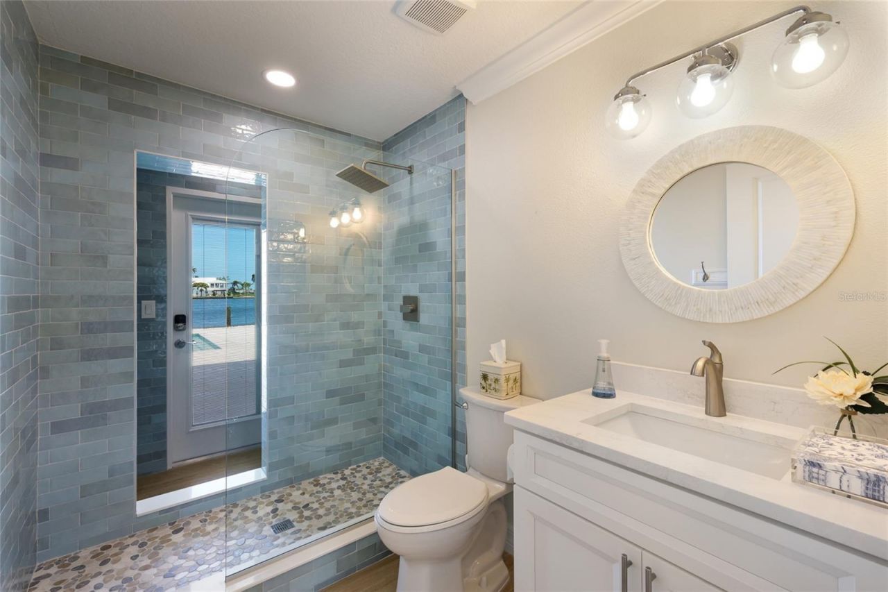 532 70th Street, Holmes Beach, FL 34217 Photo