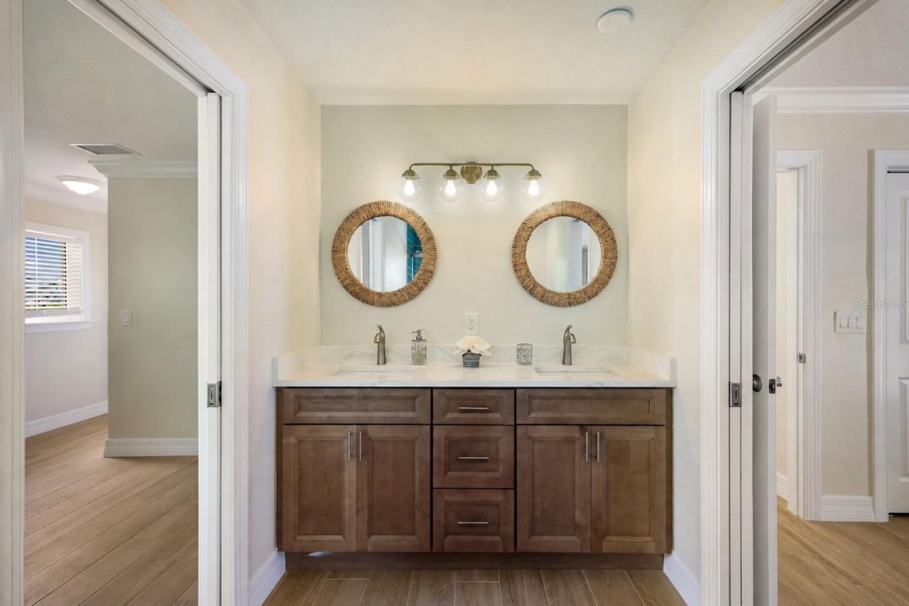532 70th Street, Holmes Beach, FL 34217 Photo