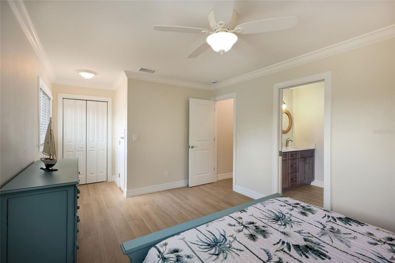 532 70th Street, Holmes Beach, FL 34217 Photo
