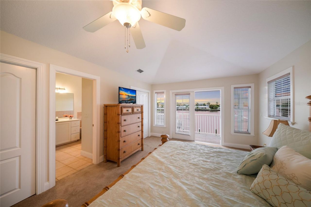 532 70th Street, Holmes Beach, FL 34217 Photo
