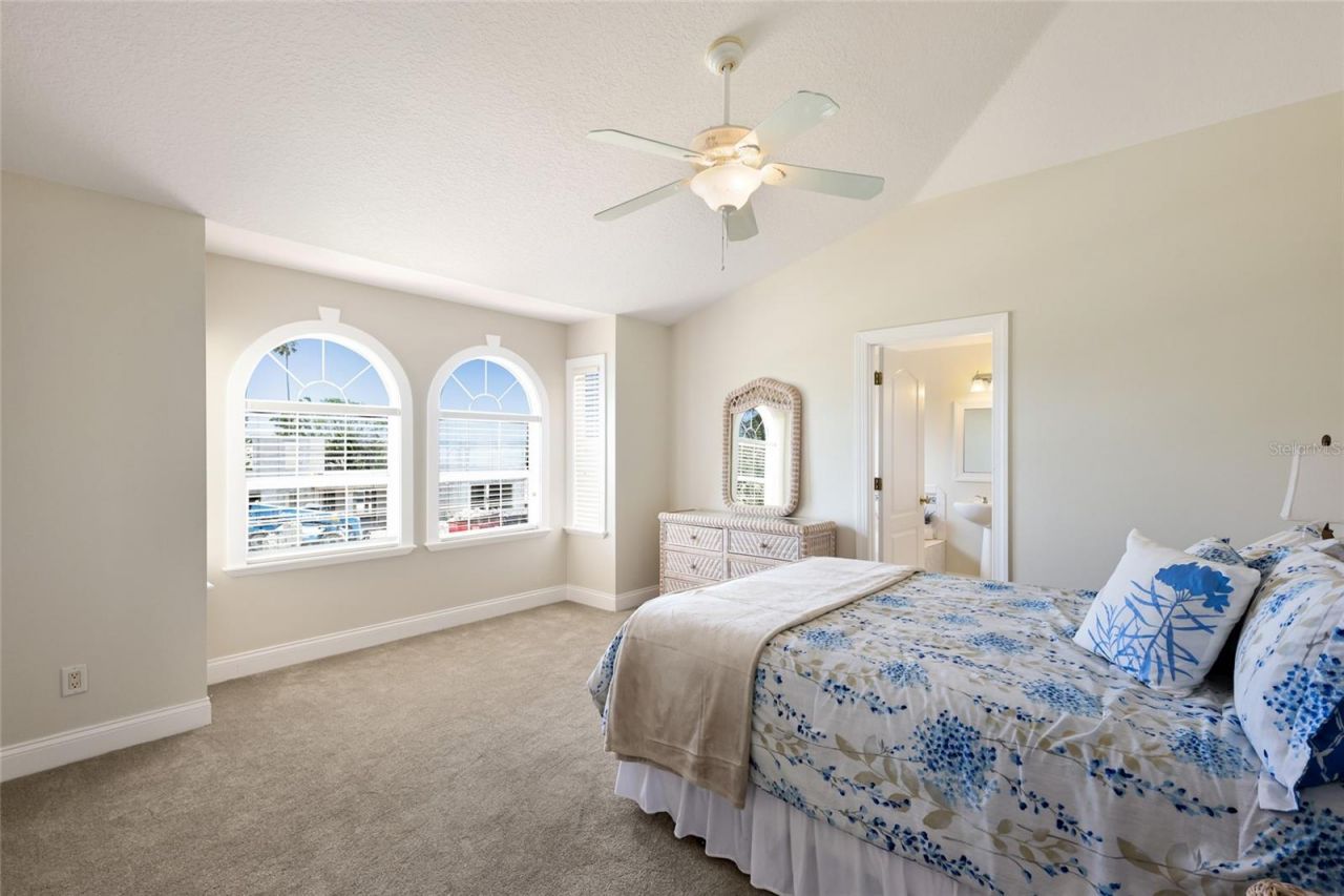 532 70th Street, Holmes Beach, FL 34217 Photo