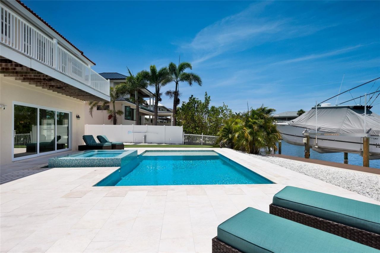 532 70th Street, Holmes Beach, FL 34217 Photo