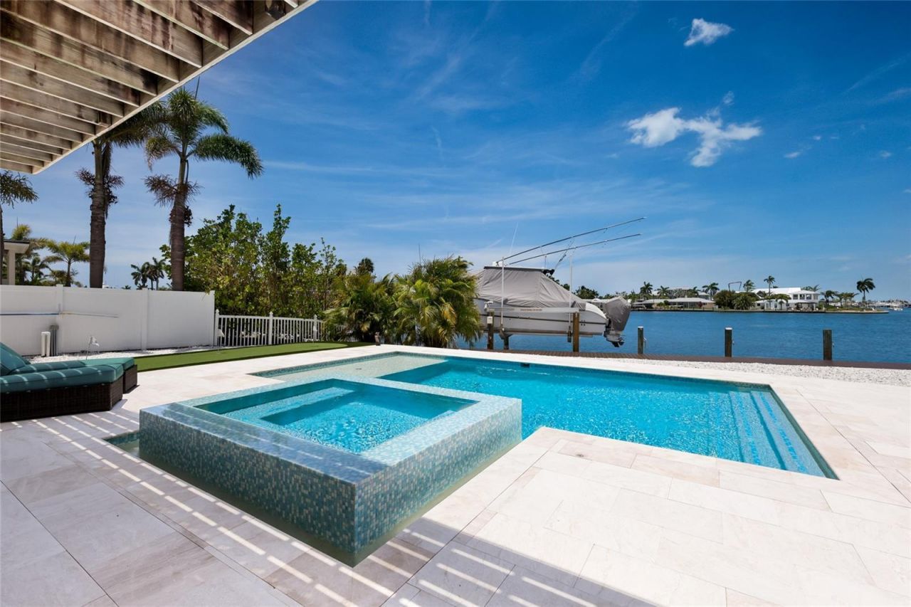 532 70th Street, Holmes Beach, FL 34217 Photo