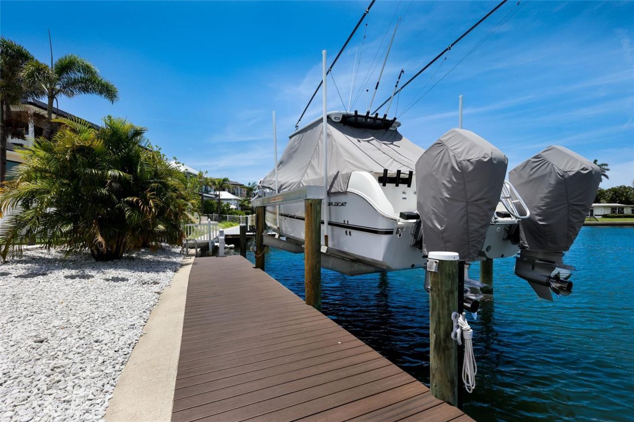 532 70th Street, Holmes Beach, FL 34217 Photo