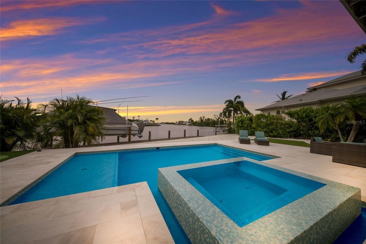 532 70th Street, Holmes Beach, FL 34217 Photo