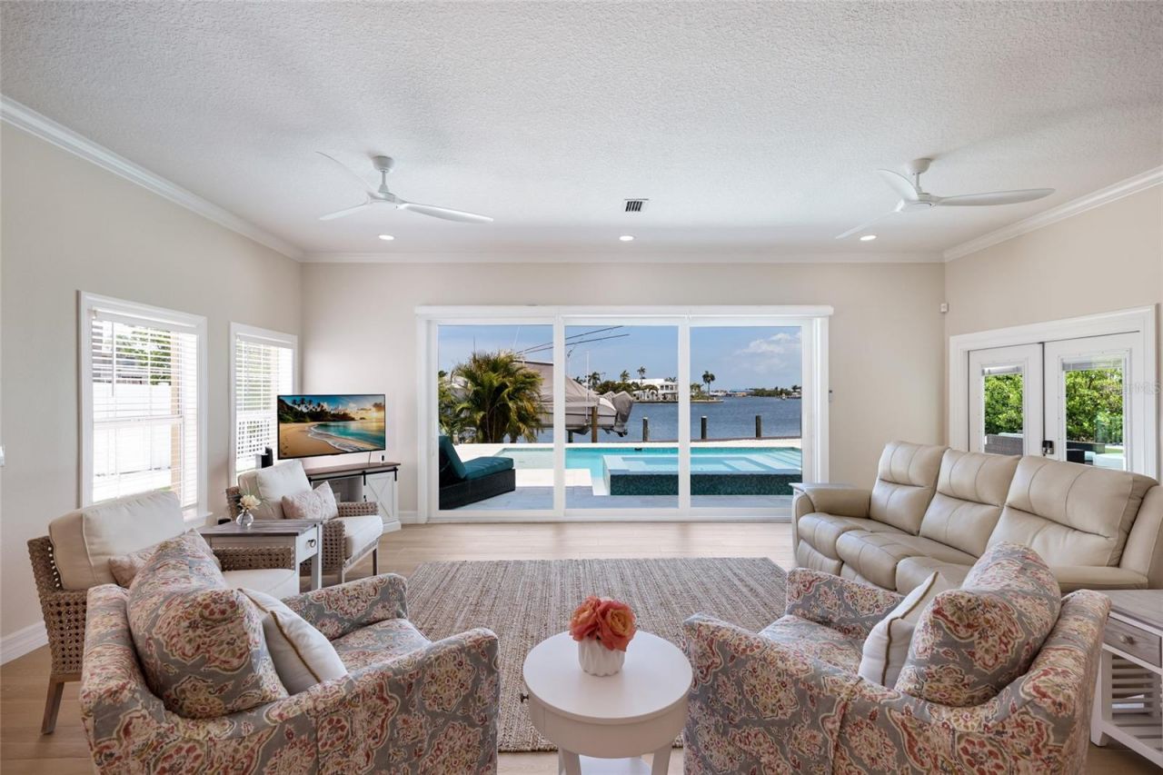 532 70th Street, Holmes Beach, FL 34217 Photo
