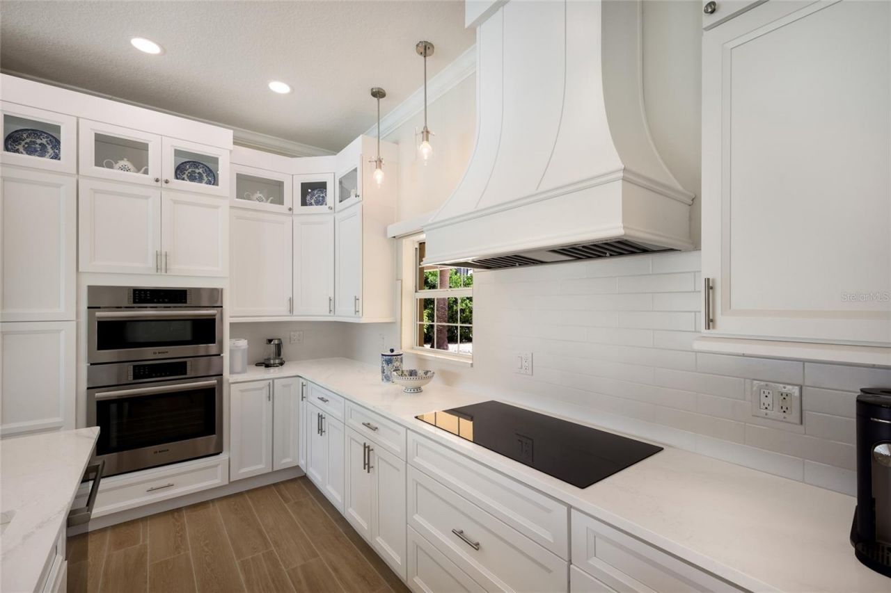 532 70th Street, Holmes Beach, FL 34217 Photo