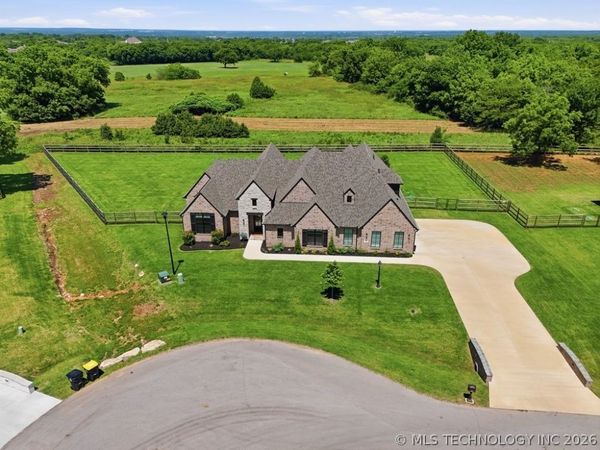 18893 E Canyon Ridge Road , Owasso, OK 74055