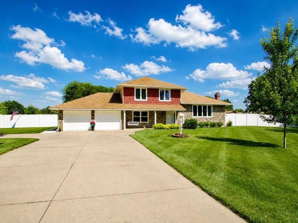 451 Fair Oaks Drive, South Sioux City, NE 68776