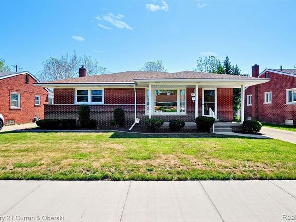 8224 N Evangeline Street, Dearborn Heights, MI 48127