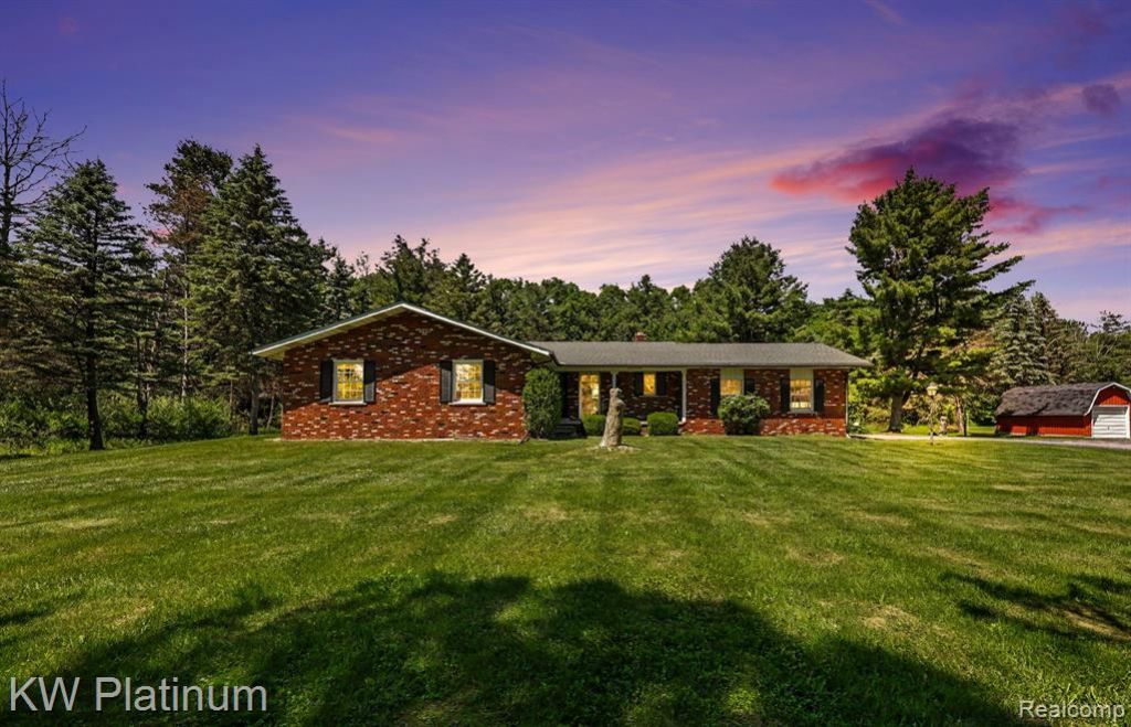 9474 Bartel Road, Columbus Township, MI 48063 Main Photo