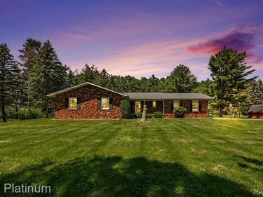 9474 Bartel Road, Columbus Twp, MI 48063