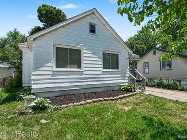 23432 Couzens Avenue, Hazel Park, MI 48030
