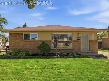 31230 Iroquois Drive, Warren, MI 48088