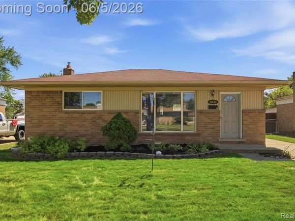 31230 Iroquois Drive, Warren, MI 48088