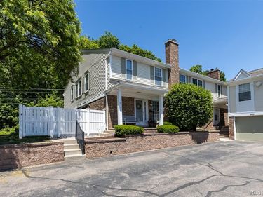 42126 Pellston Drive, Novi, MI 48167