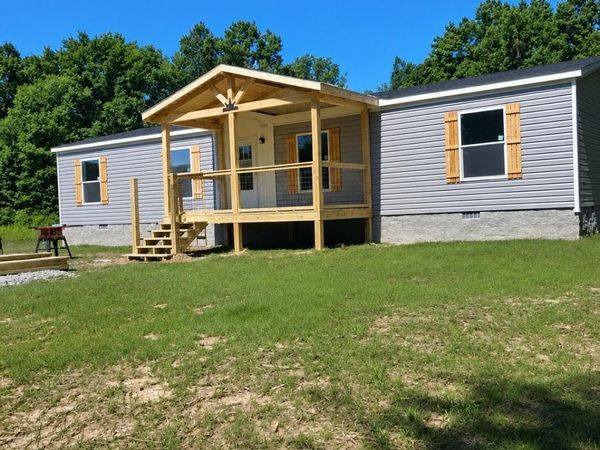 1090 Bill Black Rd, Jamestown, TN 38556
