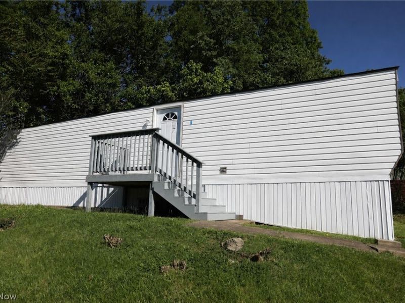 216 Young Lane, Saint Clairsville, OH 43950 Photo 1