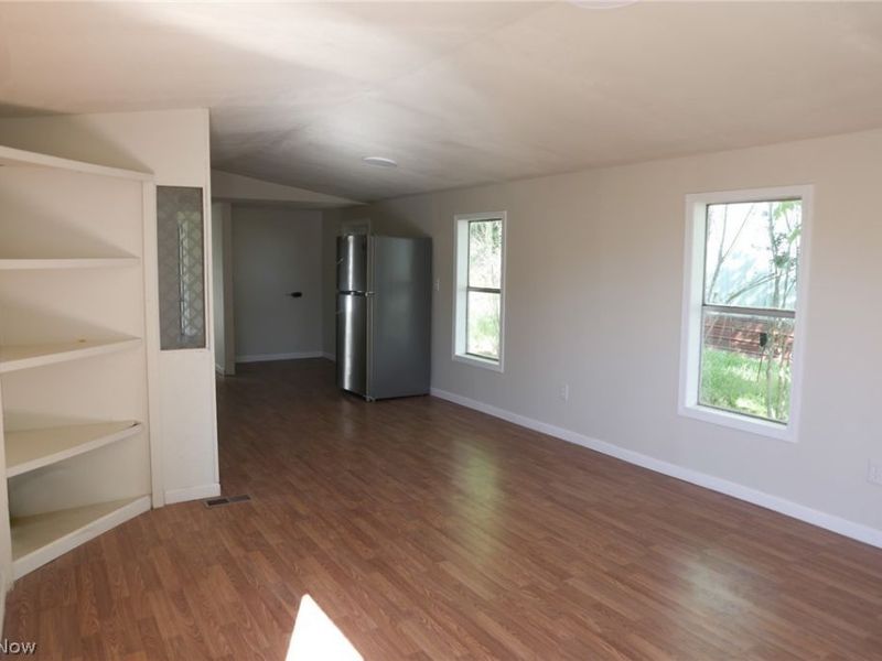 216 Young Lane, Saint Clairsville, OH 43950 Photo 3