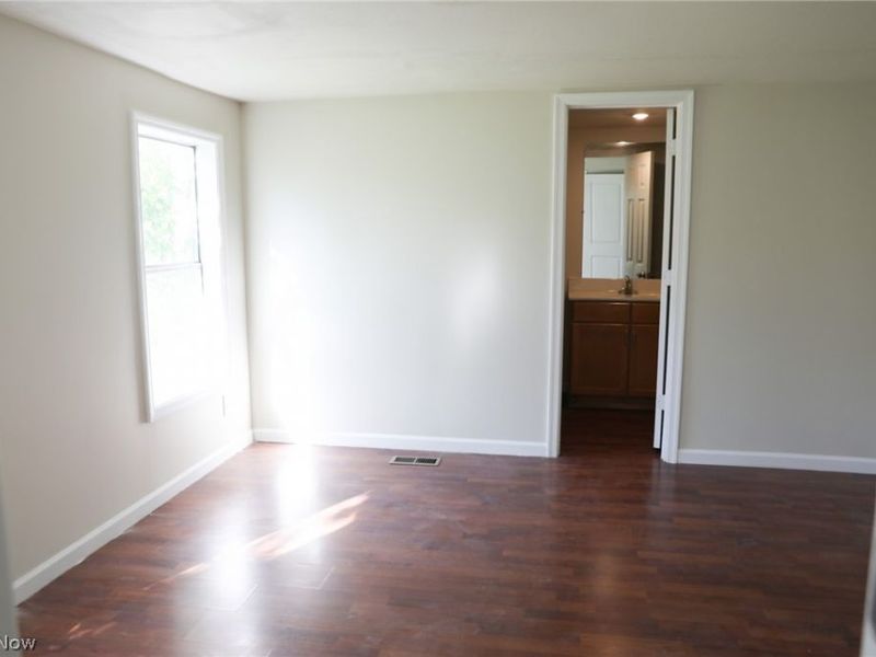 216 Young Lane, Saint Clairsville, OH 43950 Photo 5