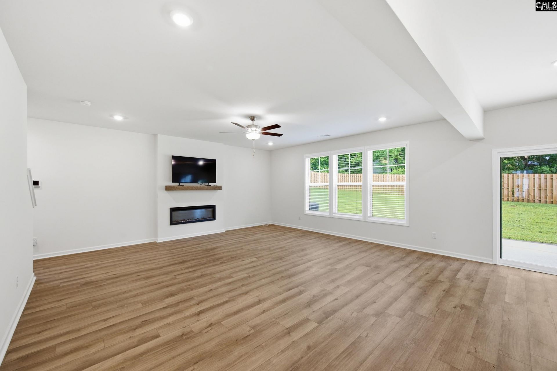 550 Griffon Drive  Photo 4