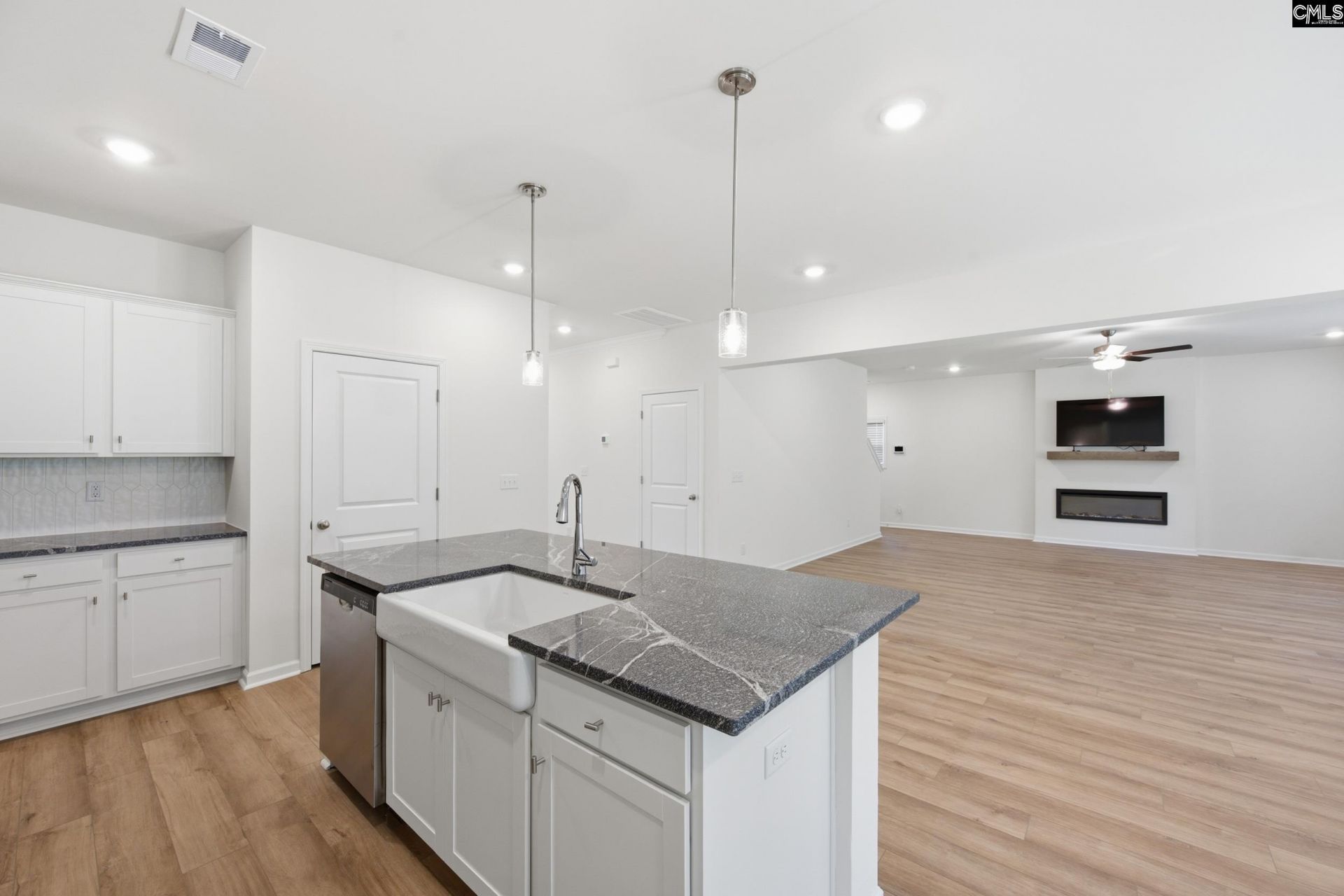 550 Griffon Drive  Photo 8