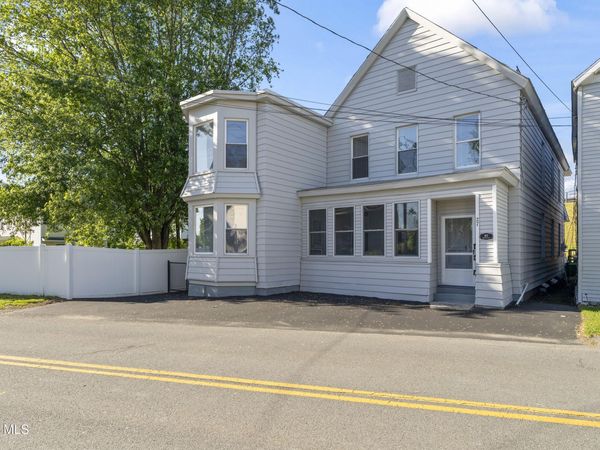 27 Mohawk Avenue, Waterford, NY 12188