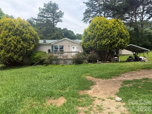 124 Debbie Lane, Hayesville, NC 28904