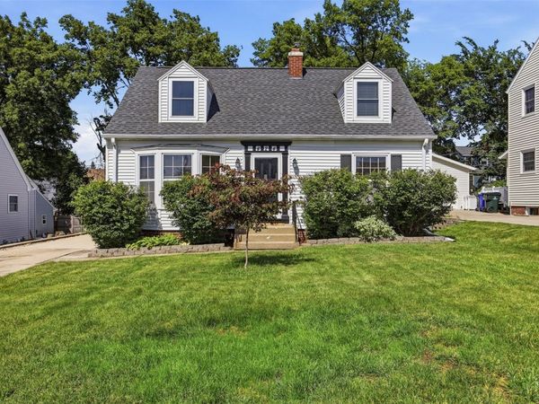 424 Dunreath Drive NE, Cedar Rapids, IA 52402
