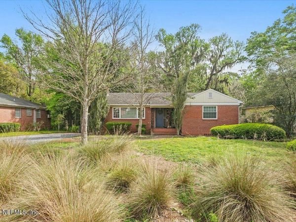 4527 PEACHTREE Circle E, Jacksonville, FL 32207