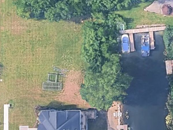 980 Peninsula Drive, Wauconda, IL 60084
