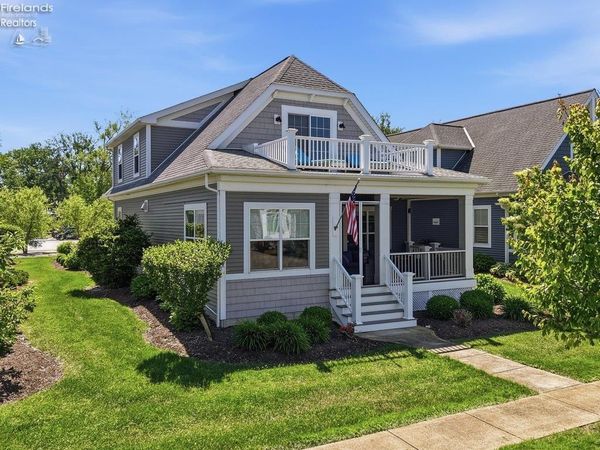 156 Cove Court Drive, Marblehead, OH 43440