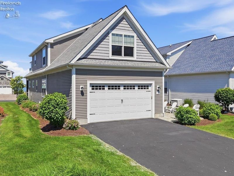 156 Cove Court Drive, Marblehead, OH 43440 Photo 2