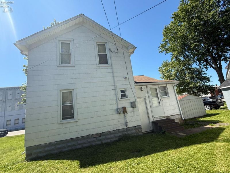 315 Jackson Street, Fremont, OH 43420 Photo 3