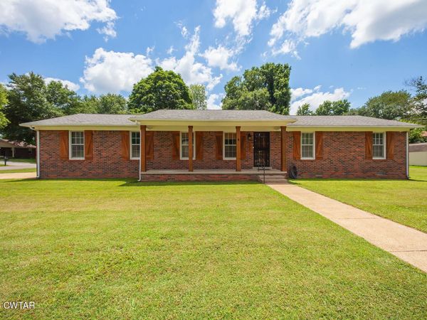 102 Fox Ridge Road , Jackson, TN 38305