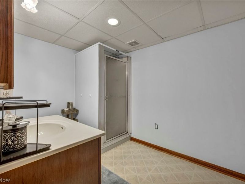 319 Greenwood Court, Elyria, OH 44035 Photo 13
