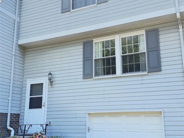 5085 Empire Dr , Bridgeville, PA 15017