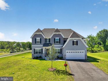 1059 SMYTH LANE, PENNSBURG, PA 18073
