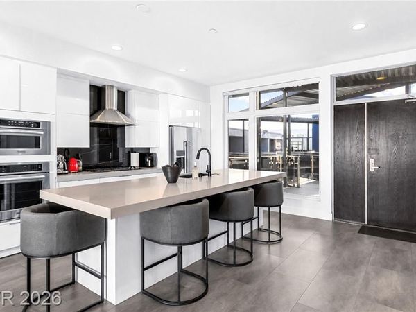 8925 W Flamingo Road, Unit 325, Las Vegas, NV 89147