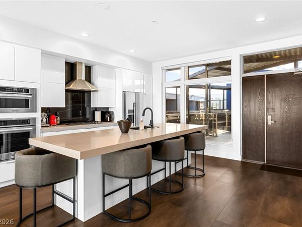 8925 W Flamingo Road , Unit 325, Las Vegas, NV 89147