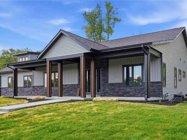 5630 Seminole Valley Trail NE, Cedar Rapids, IA 52411